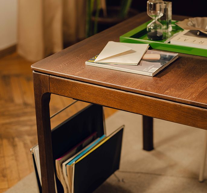 Micadoni Gala dining table in walnut wood, curved legs, built-in magazine holder