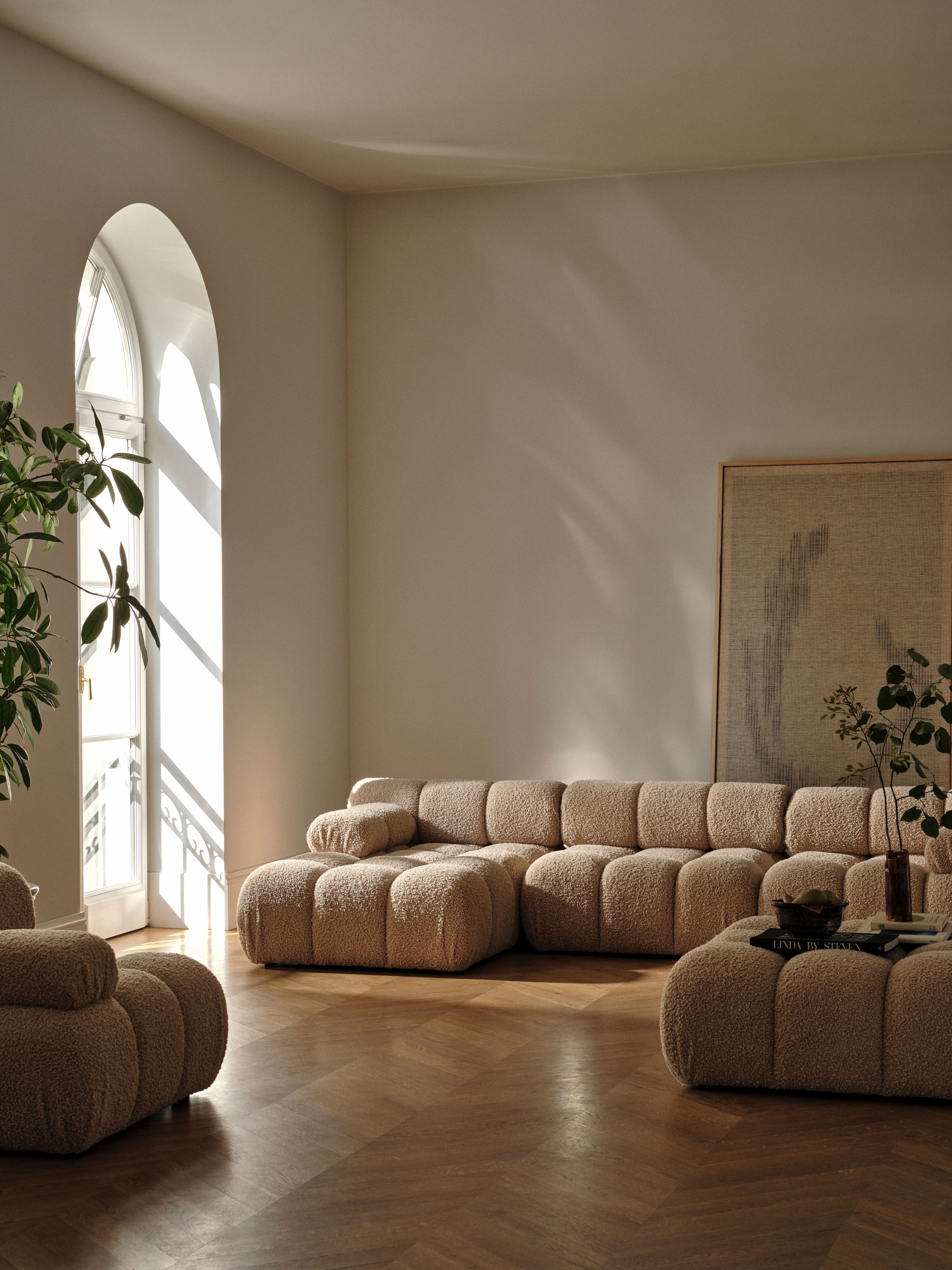Lupine sofa