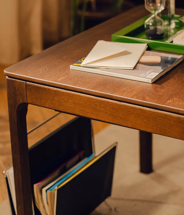 Micadoni Gala dining table in walnut wood, curved legs, built-in magazine holder