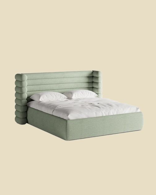 Lit Micadoni Mount en velours sauge, tête de lit cannelée