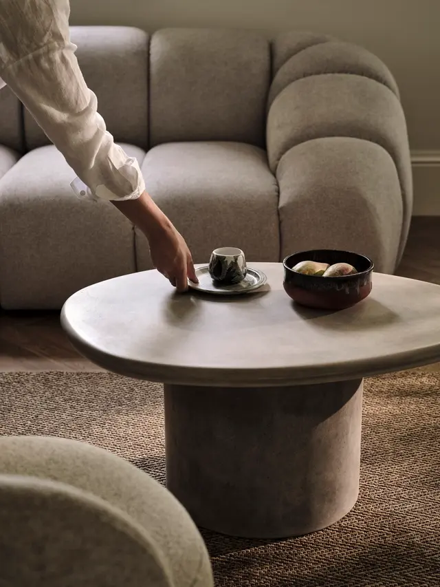 Daria coffee table